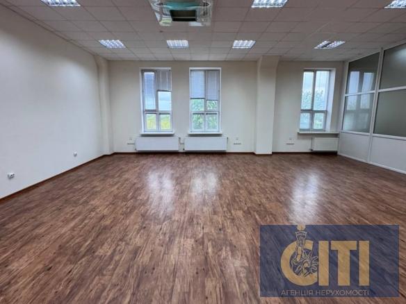 Задається в оренду офісне приміщення в Бізнес-центрі (Площа), 100 кв. м.