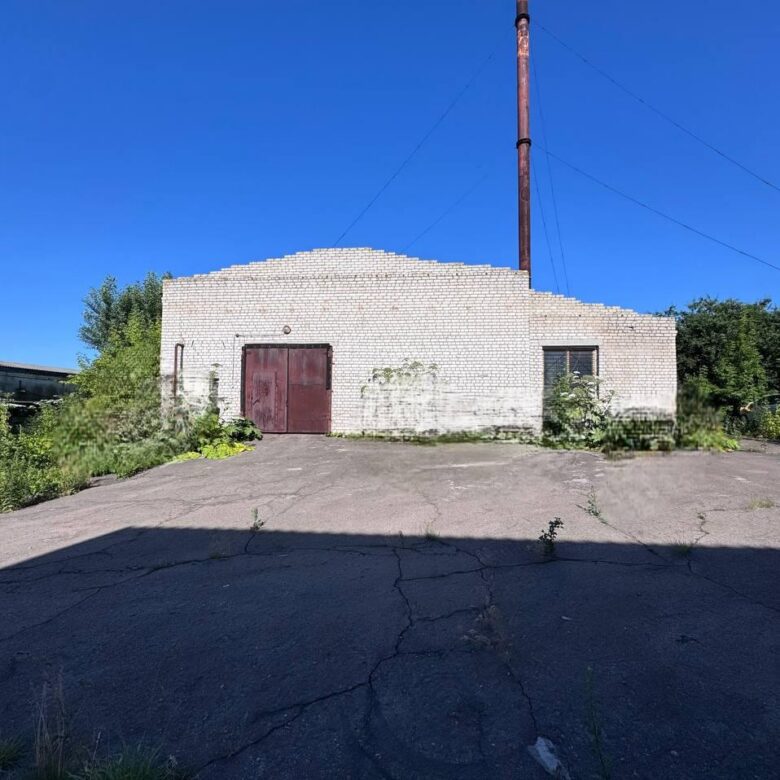 Промислове приміщення в Житомирі із земельною ділянкою у власності