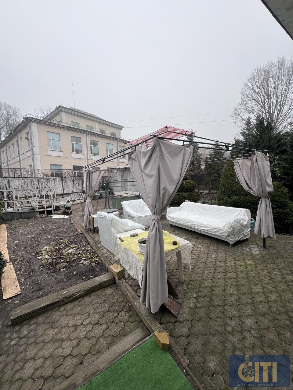 13173_img0906 Продаж приміщення, перший поверх з окремим входом. Фасад. Бульвар!