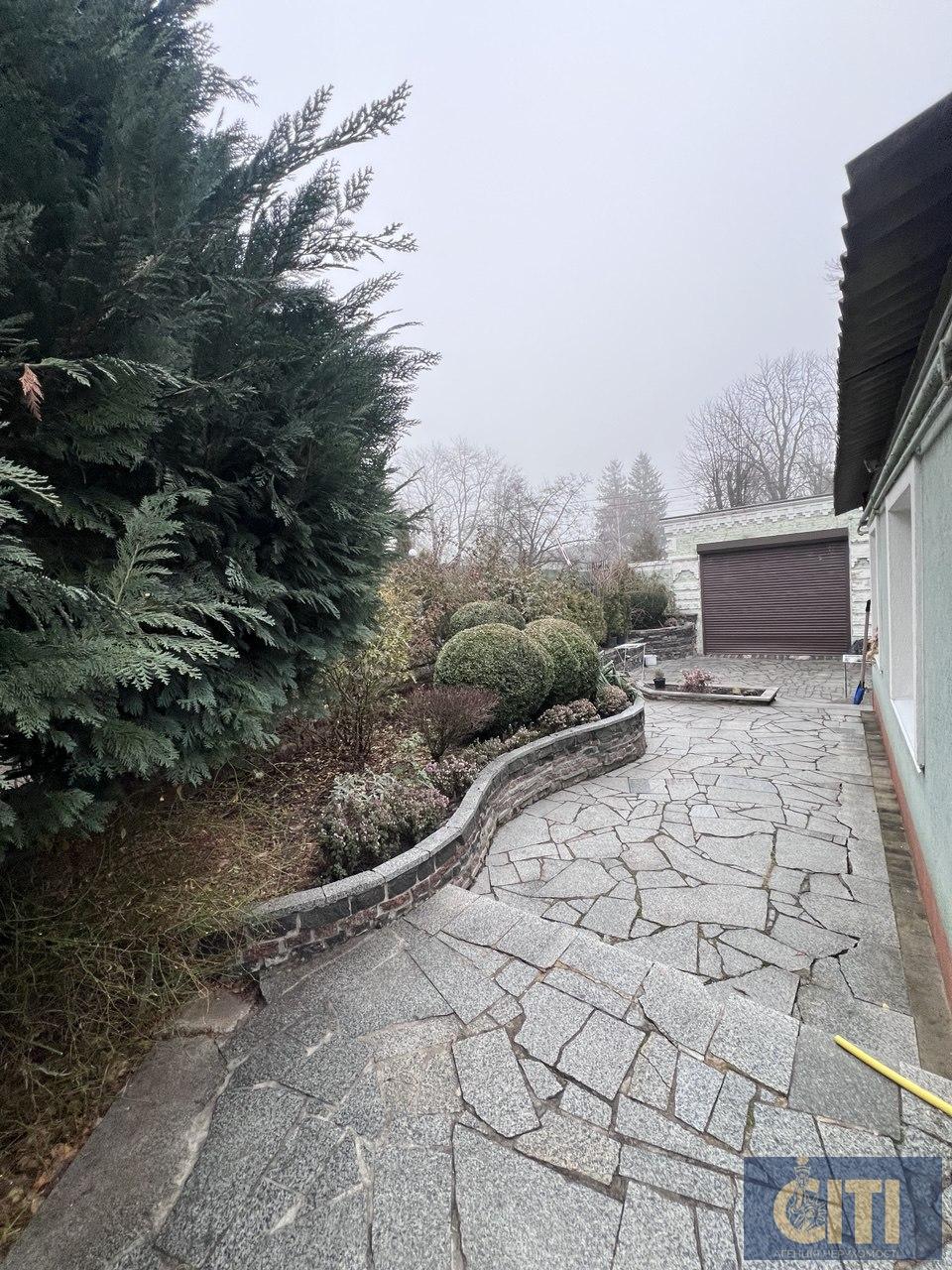 13173_img0916 Продаж приміщення, перший поверх з окремим входом. Фасад. Бульвар!