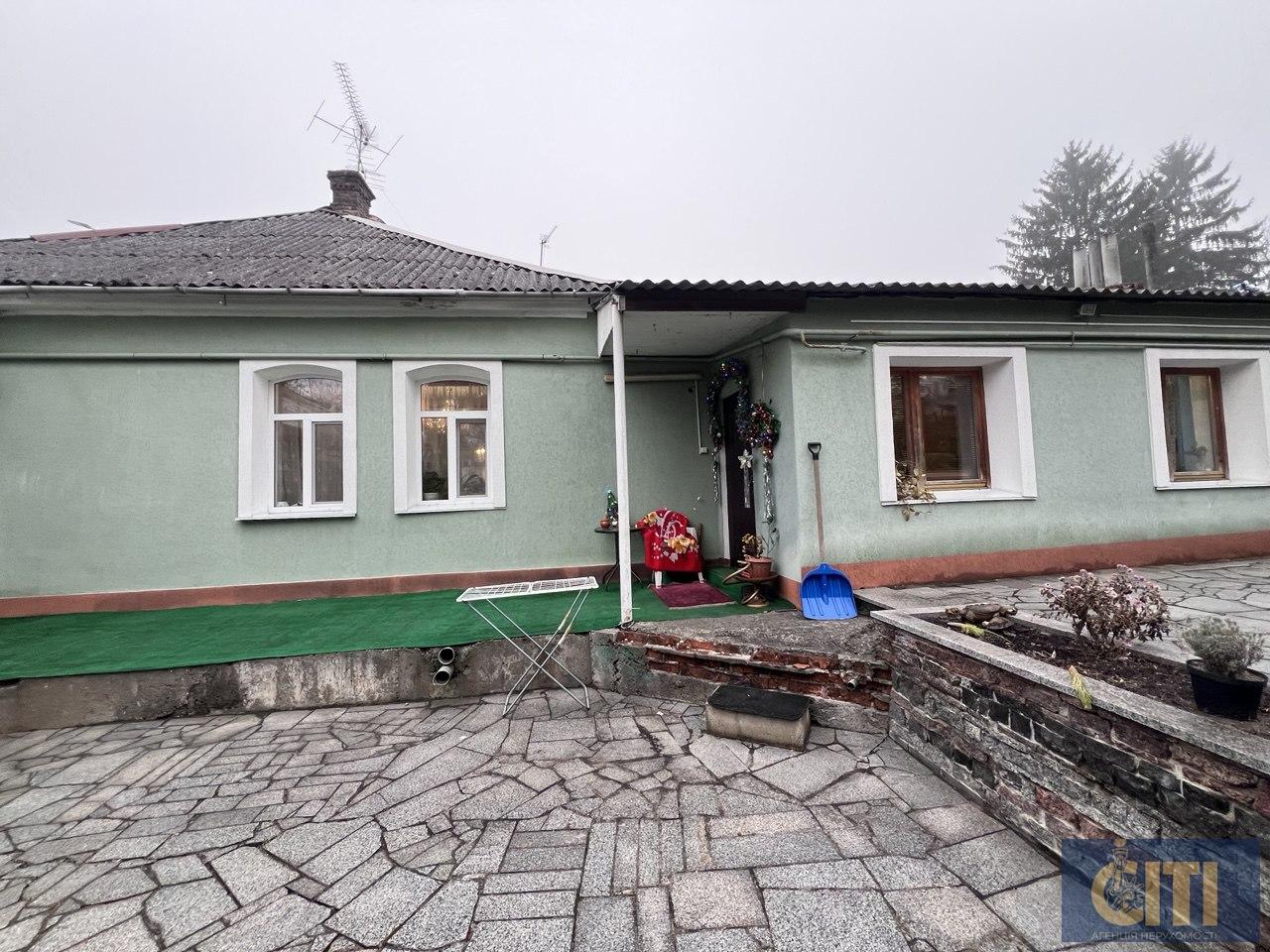 13173_img0917 Продаж приміщення, перший поверх з окремим входом. Фасад. Бульвар!