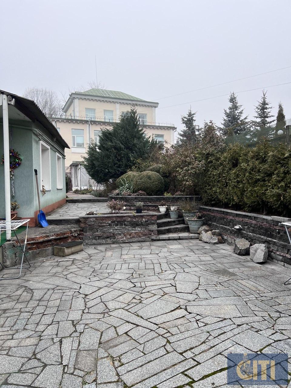 13173_img0920 Продаж приміщення, перший поверх з окремим входом. Фасад. Бульвар!