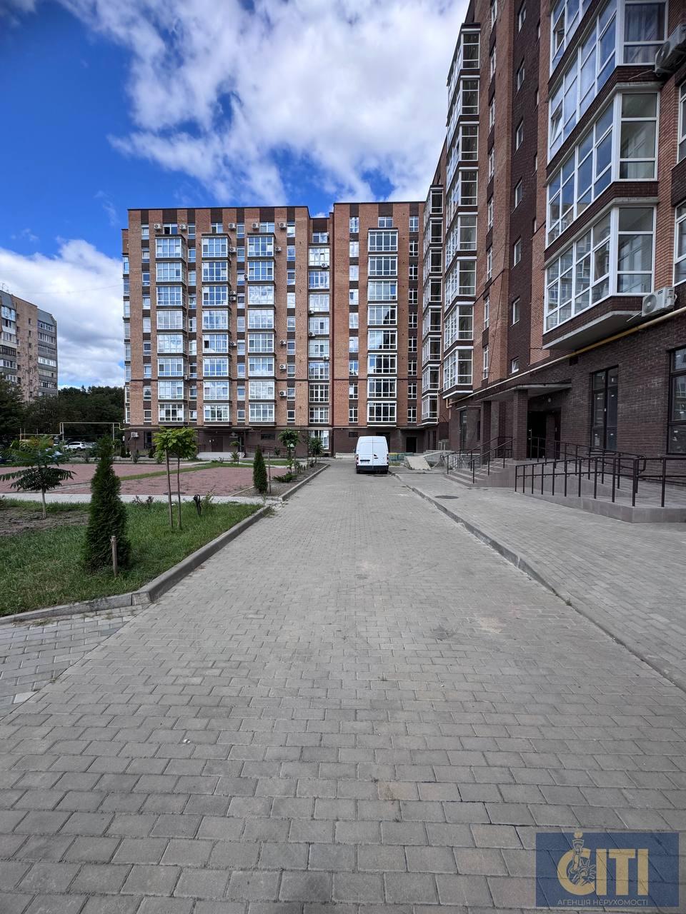 photo_1_2025-08-27_11-25-54 Продається комерційне приміщення в ЖК «Олімпійський», 4 секція — 83 м²