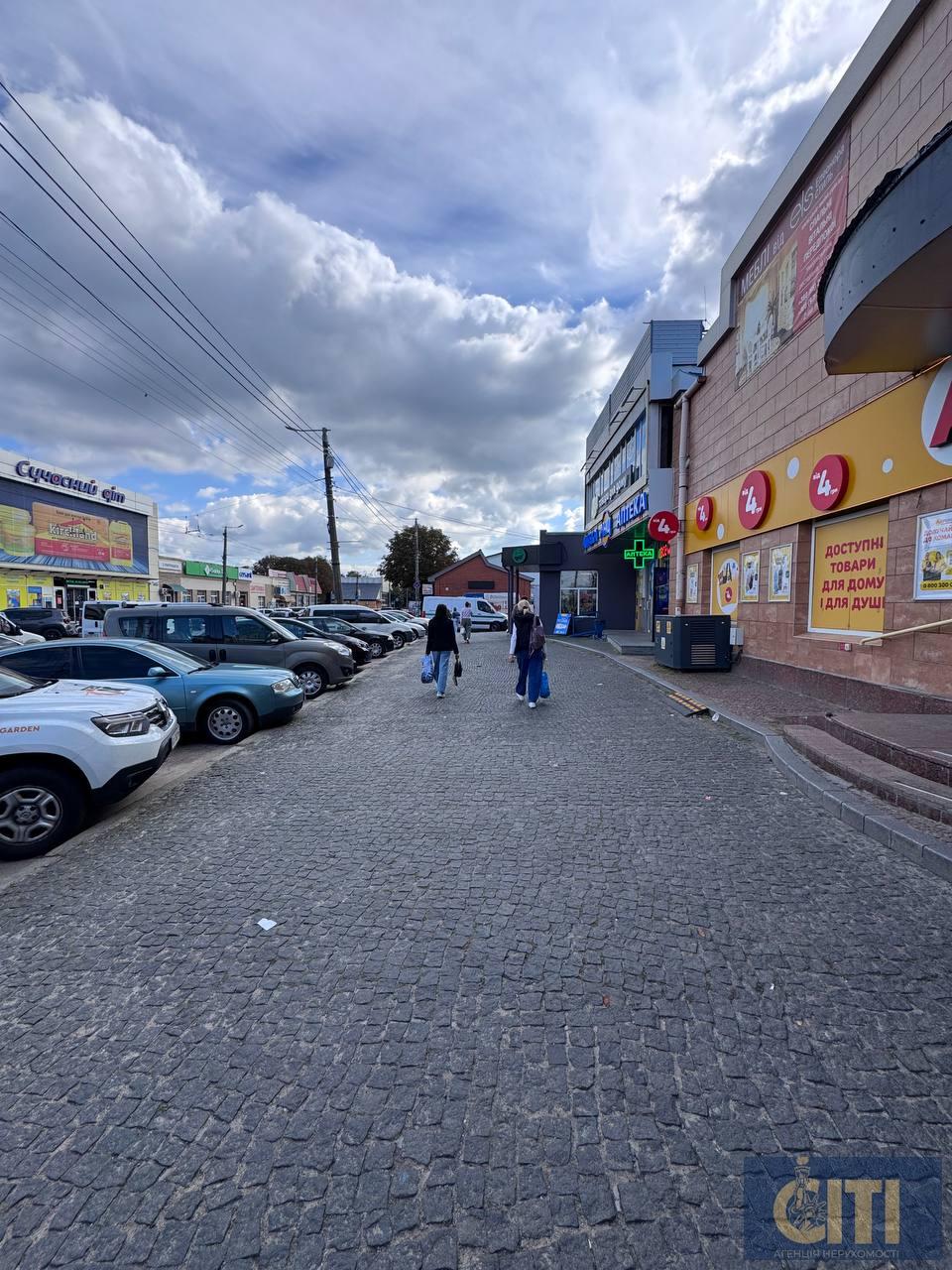 photo_2_2025-09-24_20-52-39 Продаж нежитлового фасадного приміщення на першому поверсі по вул. Покровська, район Сінного ринку. Покровська, район Сінного ринку