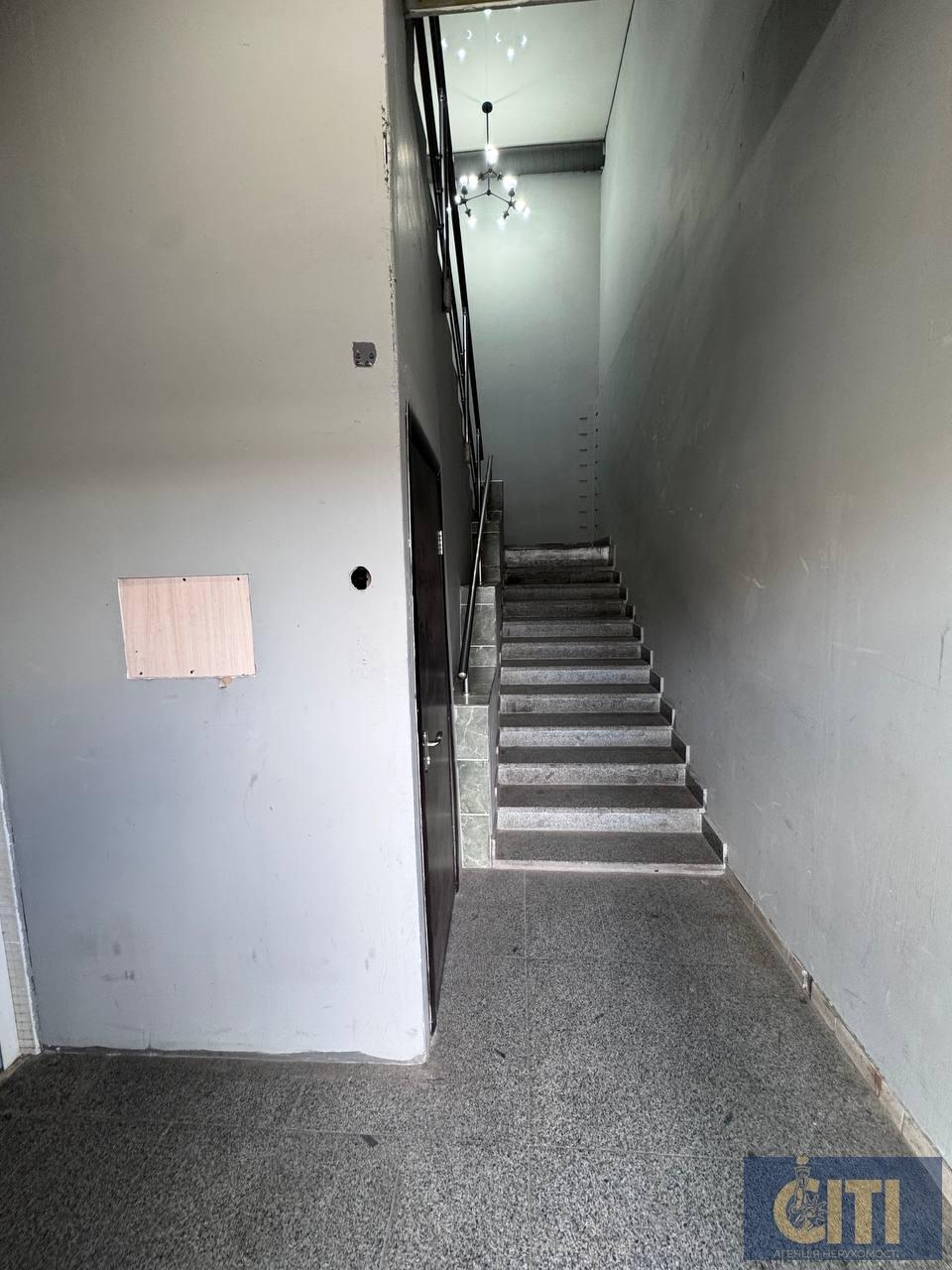 photo_6_2025-09-24_20-41-44 Продаж двоповерхового фасадного нежитлового приміщення, район Сінного ринку!