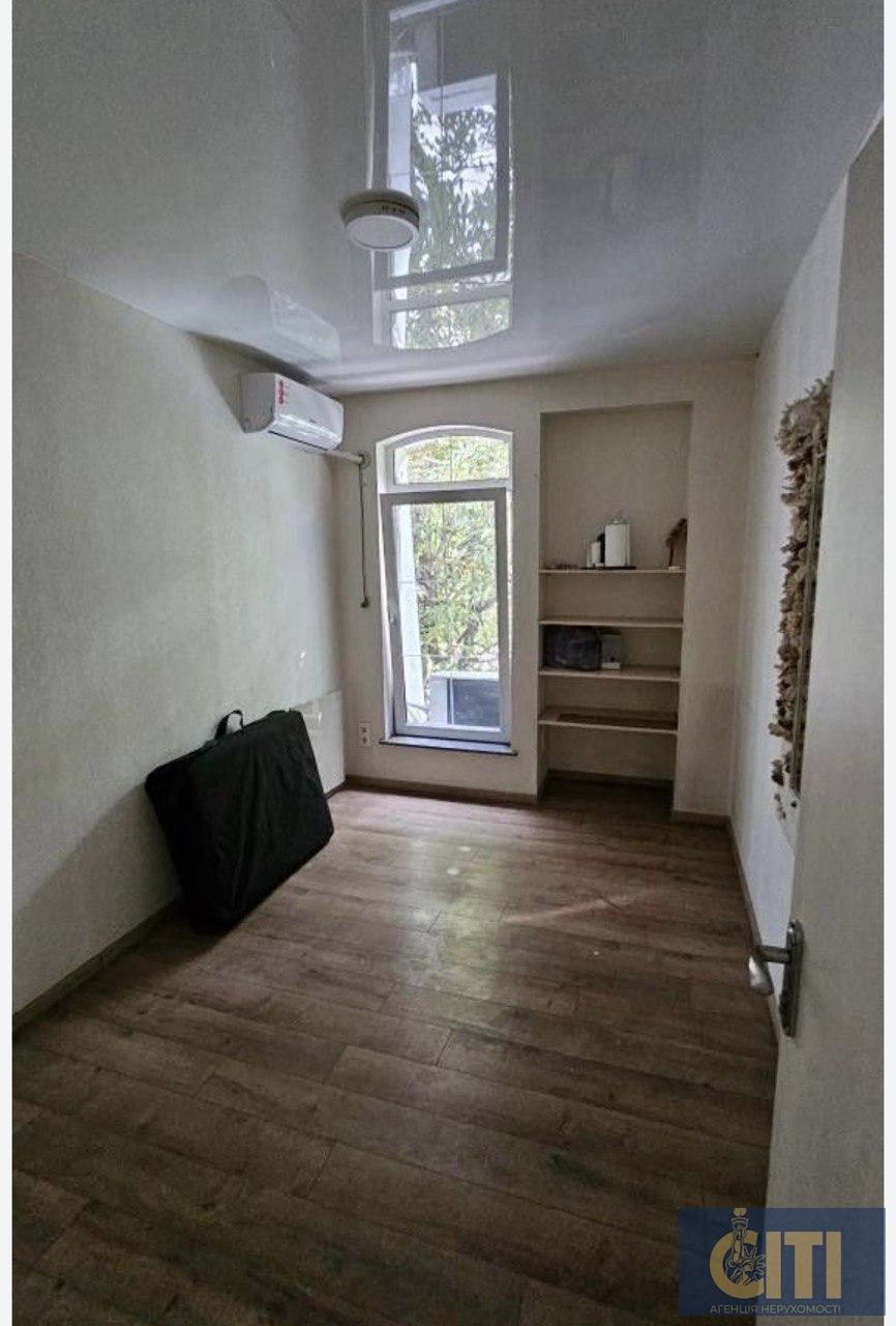 photo_2_2025-10-07_22-30-19 Офісне приміщення в центрі, вул. Покровська, 43 (перехрестя з вул. Лесі Українки), 50 м2