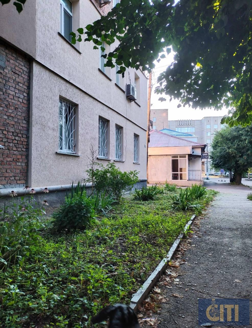 photo_2_2025-10-16_13-20-45 Продається 3-кімнатна квартира для комерційного використання, 49 кв.м