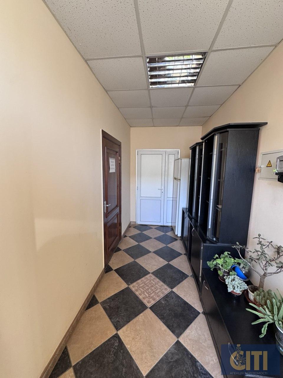 photo_3_2025-10-07_22-38-57 Нежитлове приміщення в самому центрі міста, вул. Київська (біля ТРЦ “Глобал”). Київська (біля ТРЦ “Глобал”), 400 м²