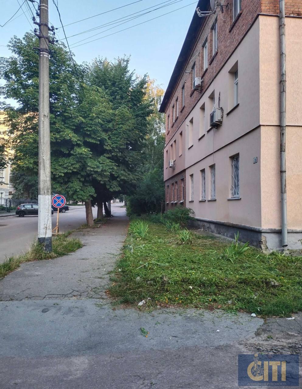 photo_3_2025-10-16_13-20-45 Продається 3-кімнатна квартира для комерційного використання, 49 кв.м