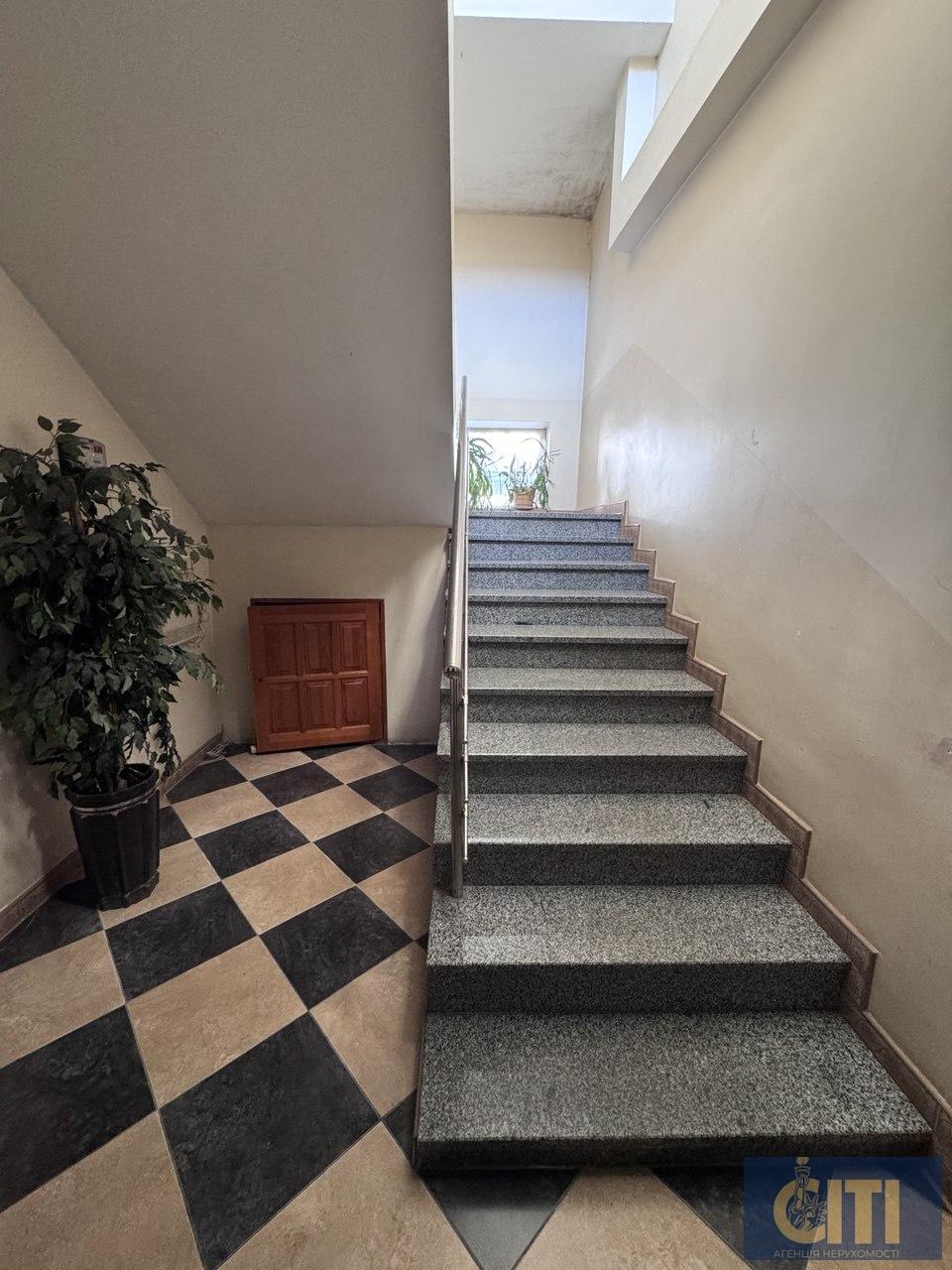 photo_5_2025-10-07_22-38-57 Нежитлове приміщення в самому центрі міста, вул. Київська (біля ТРЦ “Глобал”). Київська (біля ТРЦ “Глобал”), 400 м²