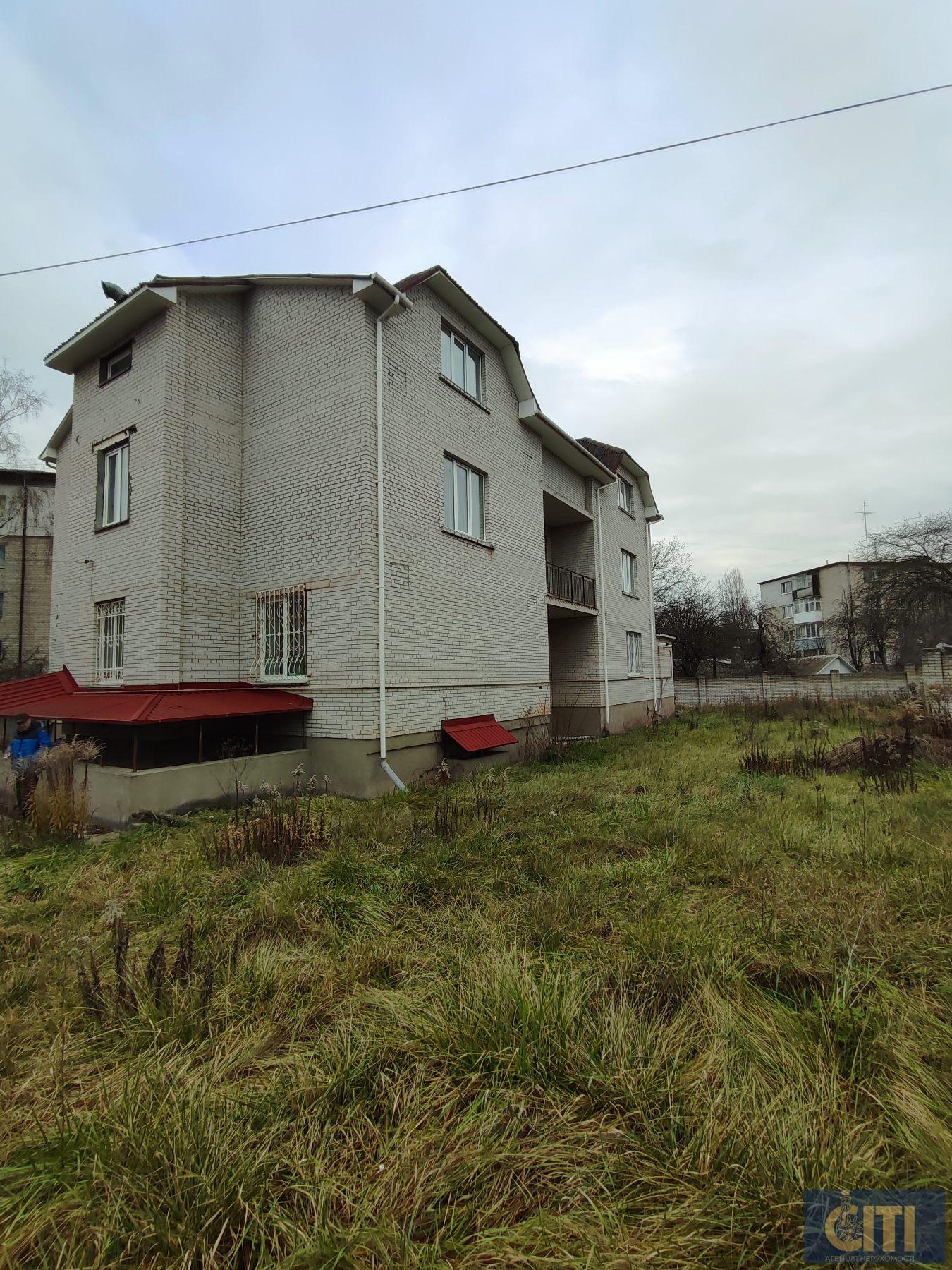 0-02-05-4004158e7ac51b5e649a3ecc5ac0172266f5f09f78b55146f38e3fd52e12367e_38cc81a76fee3f6e Продається приміщення 800 кв.м. у центрі Житомира, район майдану Короленка