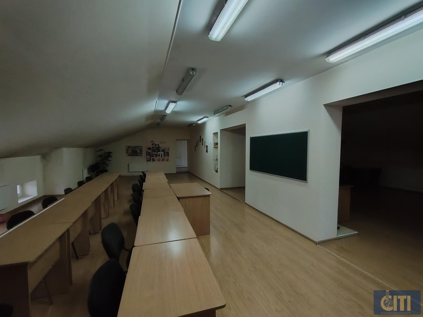 0-02-05-d7b0df8532bf42733f240fe2a6c51e71388d43f6c7ca3dc4725f31cd171294a4_7d6a1d9e16c57c0d Продається приміщення 800 кв.м. у центрі Житомира, район майдану Короленка