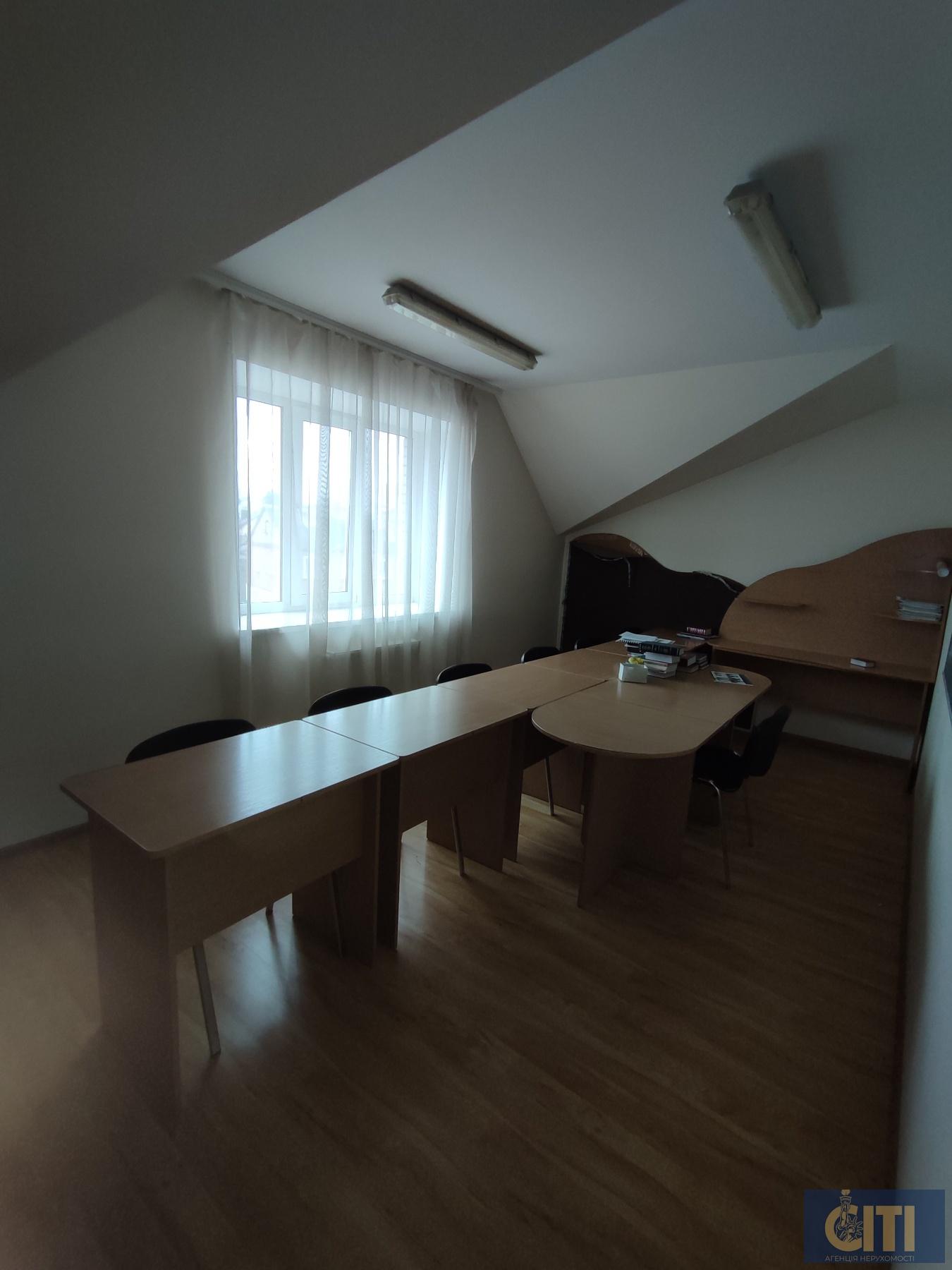 0-02-0a-40be5ff865922a5bdd1d9a206accc69203bae13953af387ad2068a762bccf1df_633702714e7daf5 Продається приміщення 800 кв.м. у центрі Житомира, район майдану Короленка