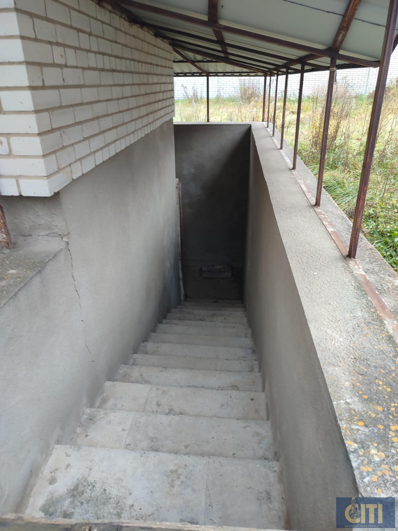 0-02-0a-55db4ad3d87a1712290b7f66a5fd60e7e63b2dc9e90c1f45c4c94fffaf66ded4_cd6fa309a61fcaae Продається приміщення 800 кв.м. у центрі Житомира, район майдану Короленка