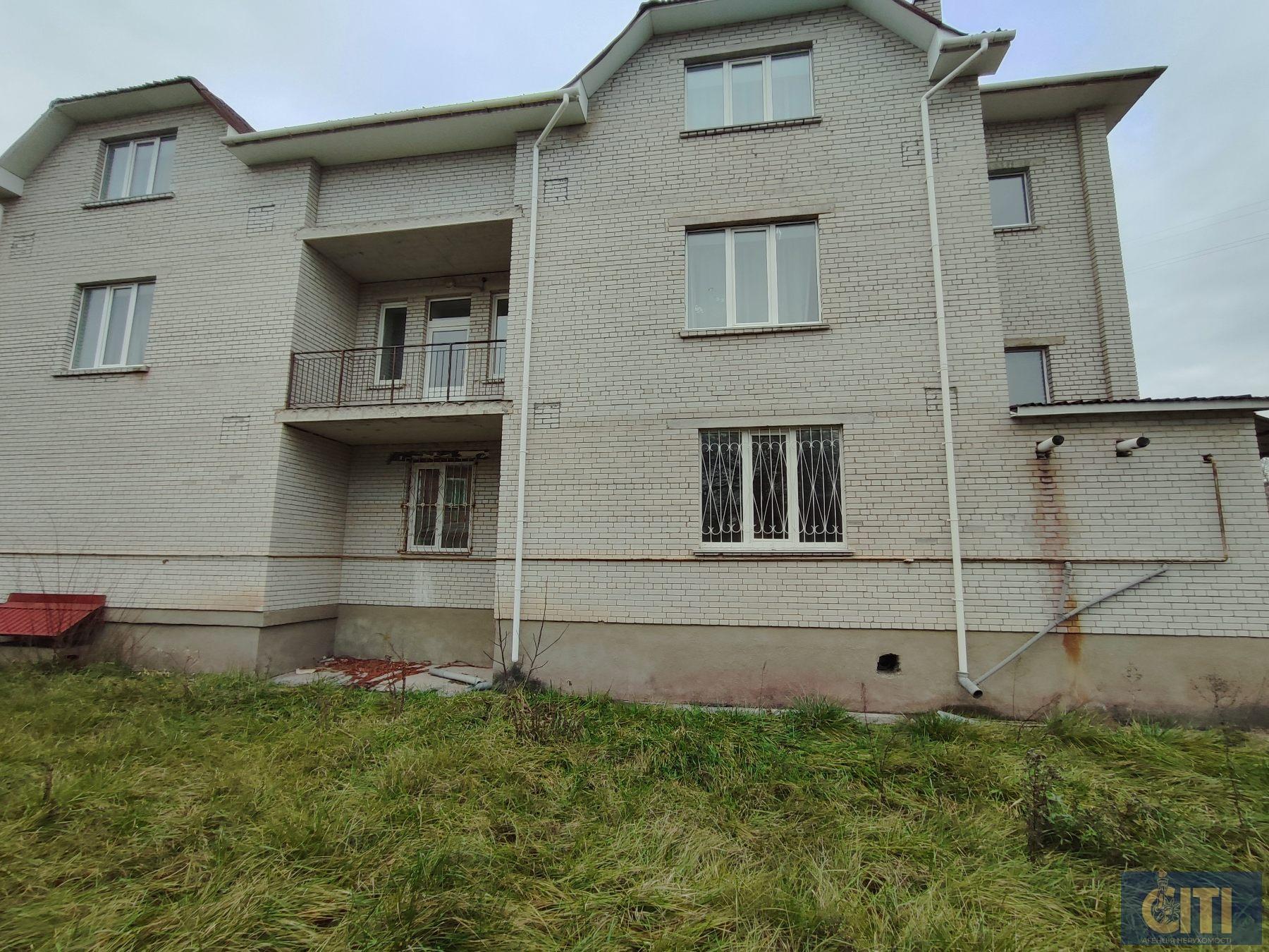 0-02-0a-61dfbecbffa769691e0dfd975be680cee77aa51fed29e75c755213f5ae53a858_747f94538635ee0 Продається приміщення 800 кв.м. у центрі Житомира, район майдану Короленка