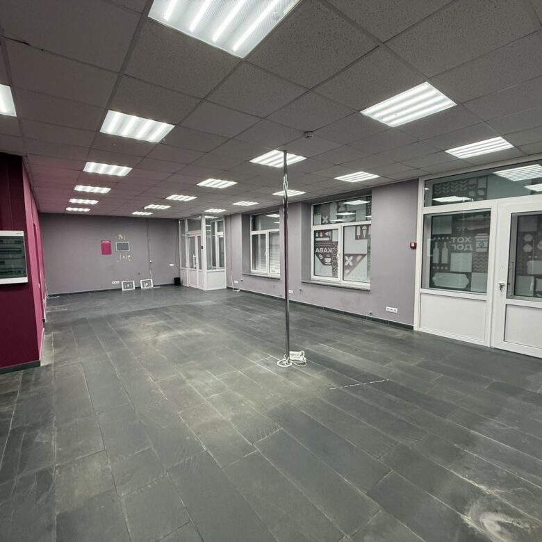 Оренда нежитлового приміщення в Житомирі, по вулиці Домбровського, 95 м²