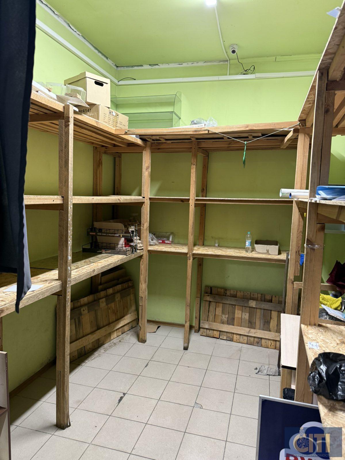 _viber_2026-01-23_11-15-19-314 Здається в оренду магазин на Житньому ринку (м. Житомир) – з боку автостанції, з торця будівлі