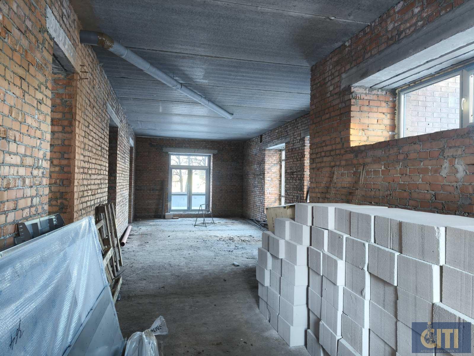 0-02-05-2d0b6335ac549bc8d946a0af7d138417e63ebf576b1fb8837b9dda16b19a4c51_5c394e187f662b90 Продаж фасадного комерційного приміщення, 120 кв.м, район Малинського ринку