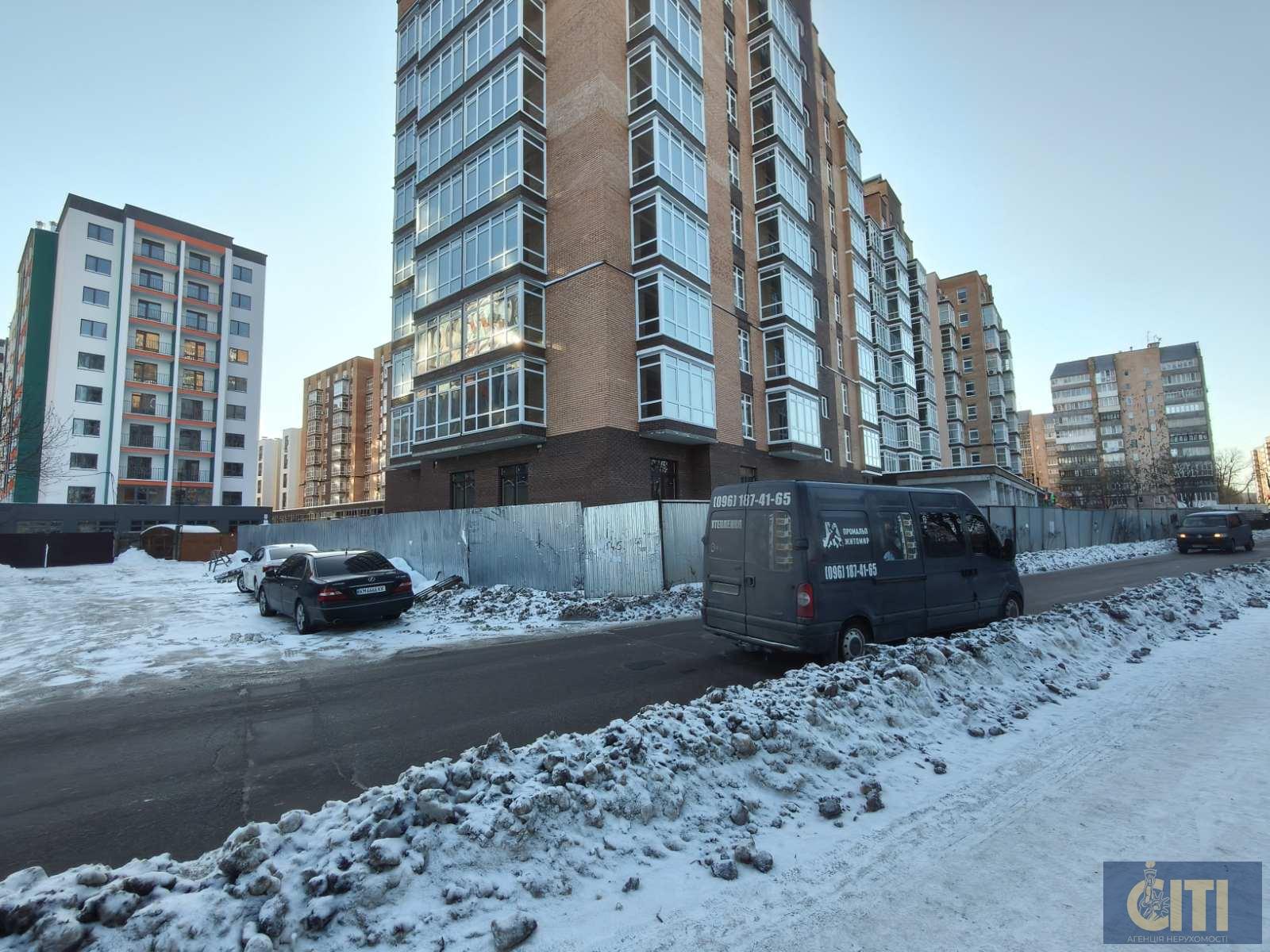 0-02-05-b4d6d963557ed4f3d1a652c5ef34df0016255ebf93256d3b746ef0efc1a6e2ea_3111c279ac2ecc03 Продаж фасадного комерційного приміщення, 120 кв.м, район Малинського ринку