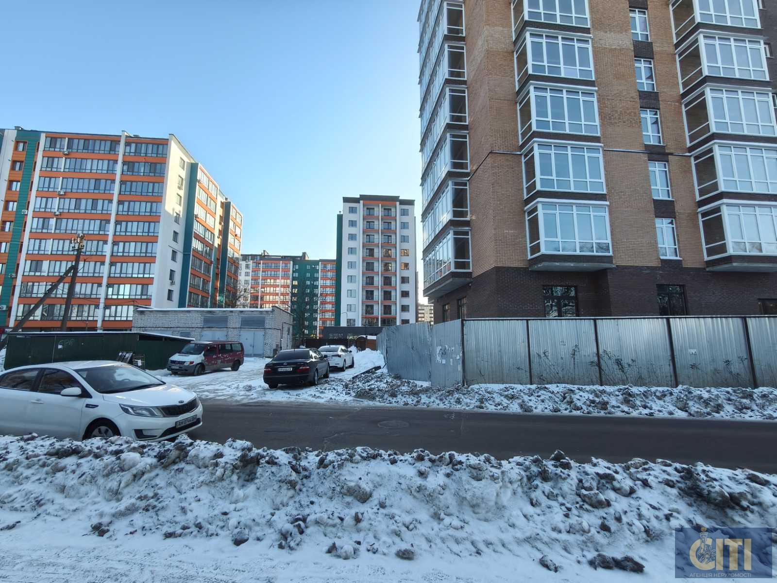 0-02-05-e55bf320ca5a066bdc7318873f0e1aab98ade9eb0248773eb13cbbdb1ae93343_3f4a26b8ee9cf4c4 Продаж фасадного комерційного приміщення, 120 кв.м, район Малинського ринку