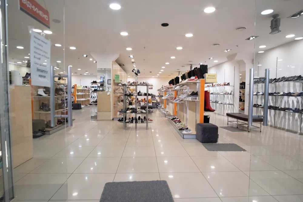 Торгово-офісний центр, 4-поверхи, 4 500 кв.м.