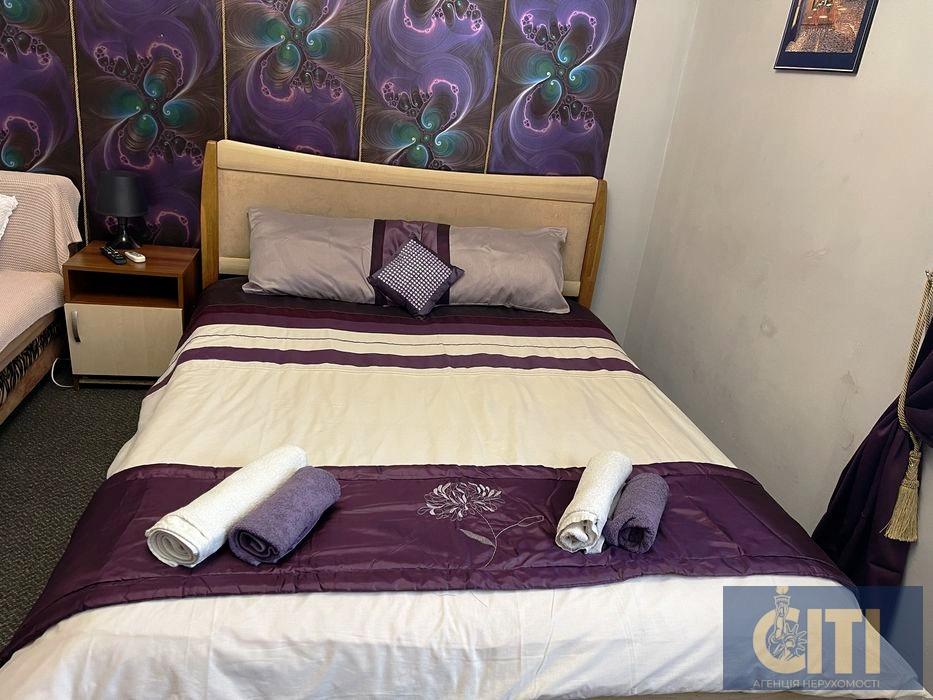 Продається діючий готель у Житомирі, район Житнього ринку, 900 м²