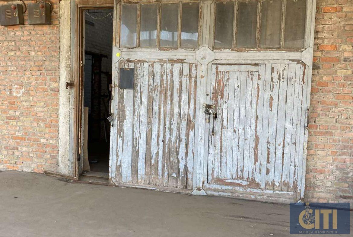 Оренда складу з рампою, 202 кв.м., вул. Кооперативна