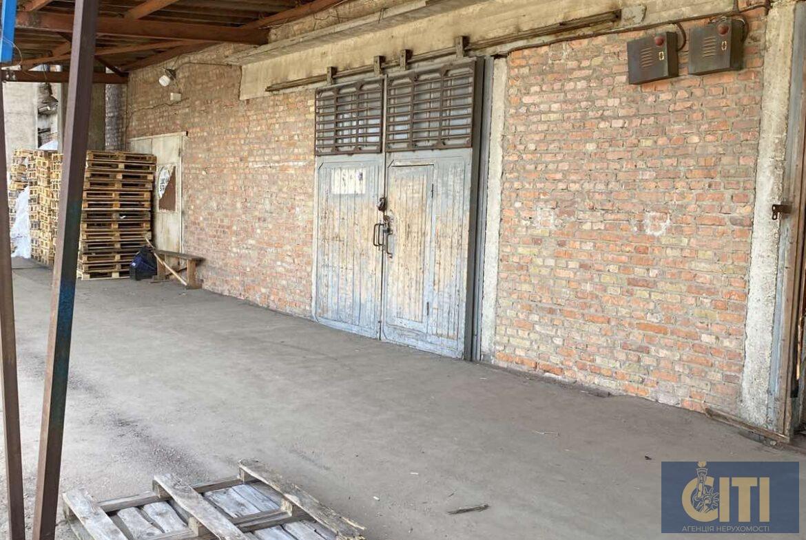 Оренда складу з рампою, 202 кв.м., вул. Кооперативна
