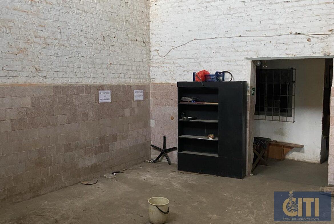 Оренда складу з рампою, 202 кв.м., вул. Кооперативна