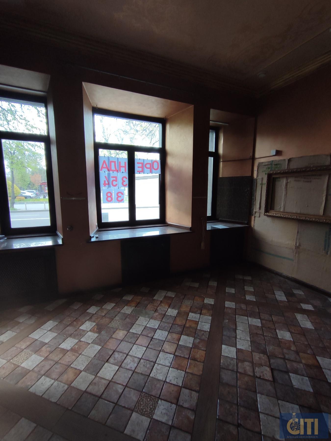 Оренда нежитлового приміщення 28 кв. м . в центрі, навпроти кінотеатру Україна