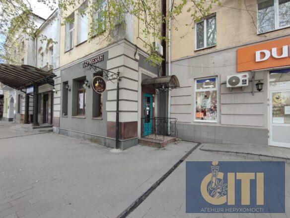 Оренда нежитлового приміщення 28 кв. м . в центрі, навпроти кінотеатру Україна