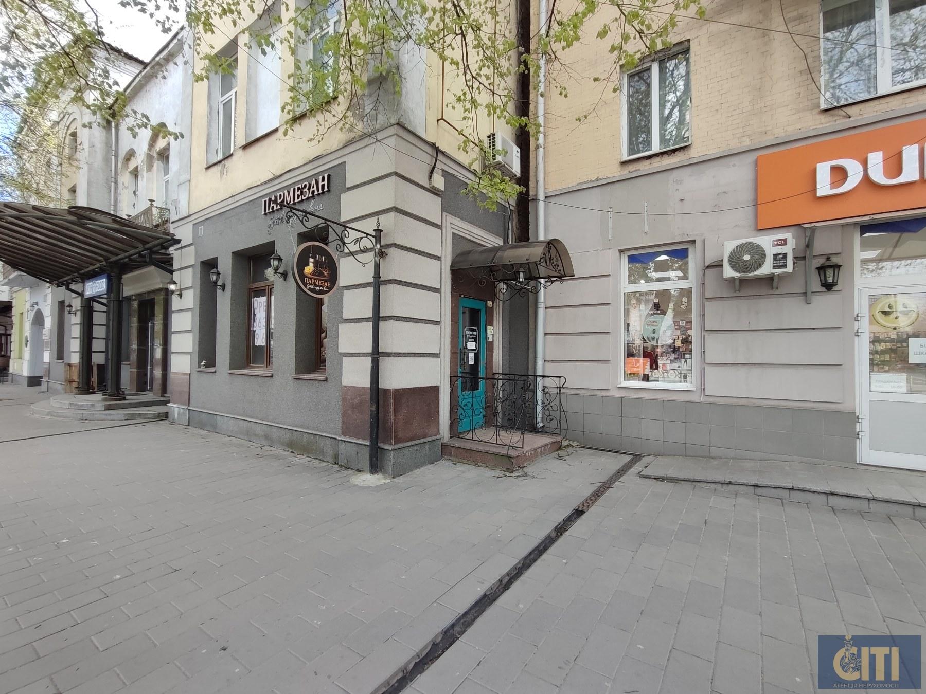Оренда нежитлового приміщення 28 кв. м . в центрі, навпроти кінотеатру Україна