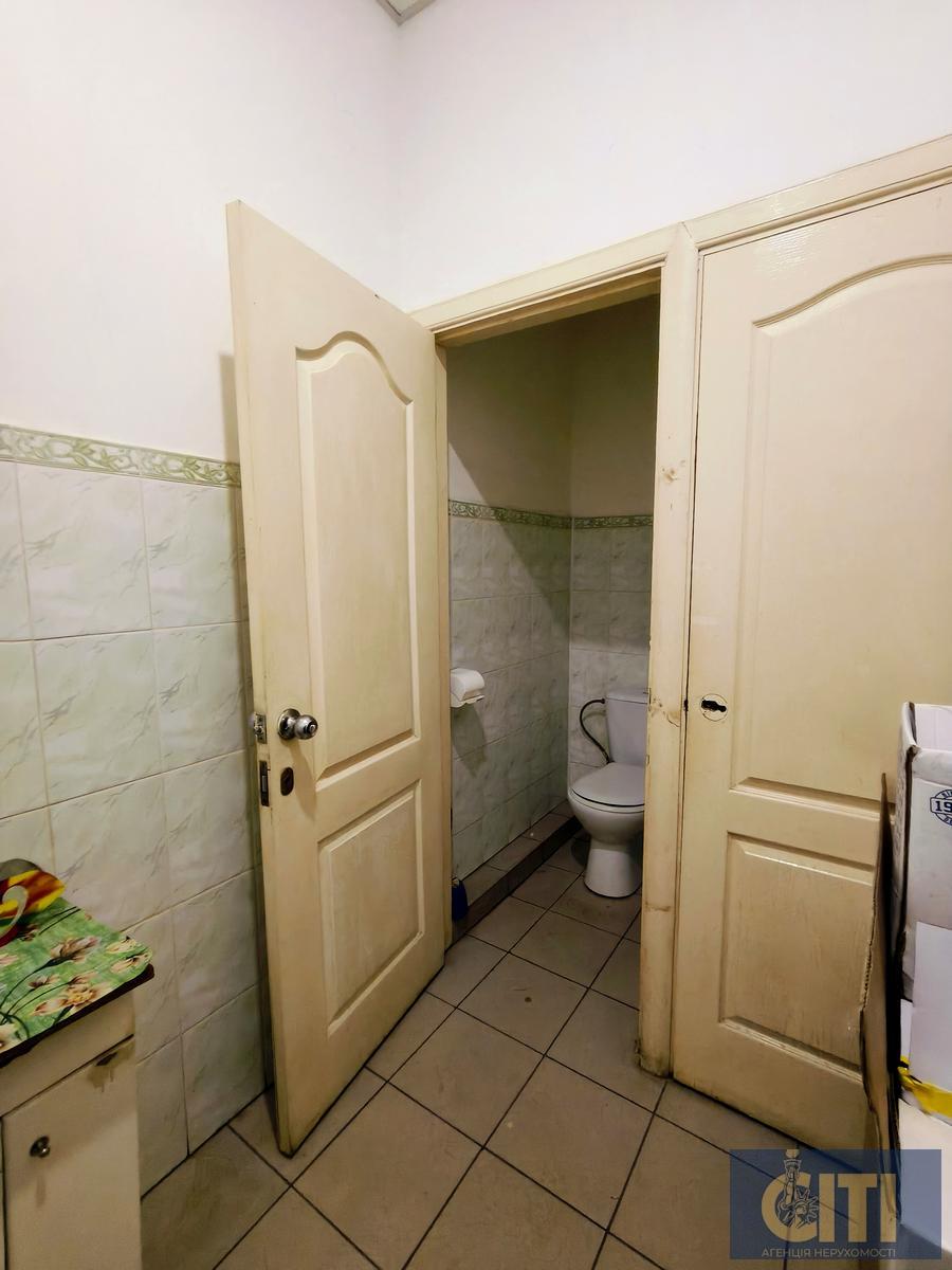 Продаж комерційного приміщення 240 м² у центрі Житомира