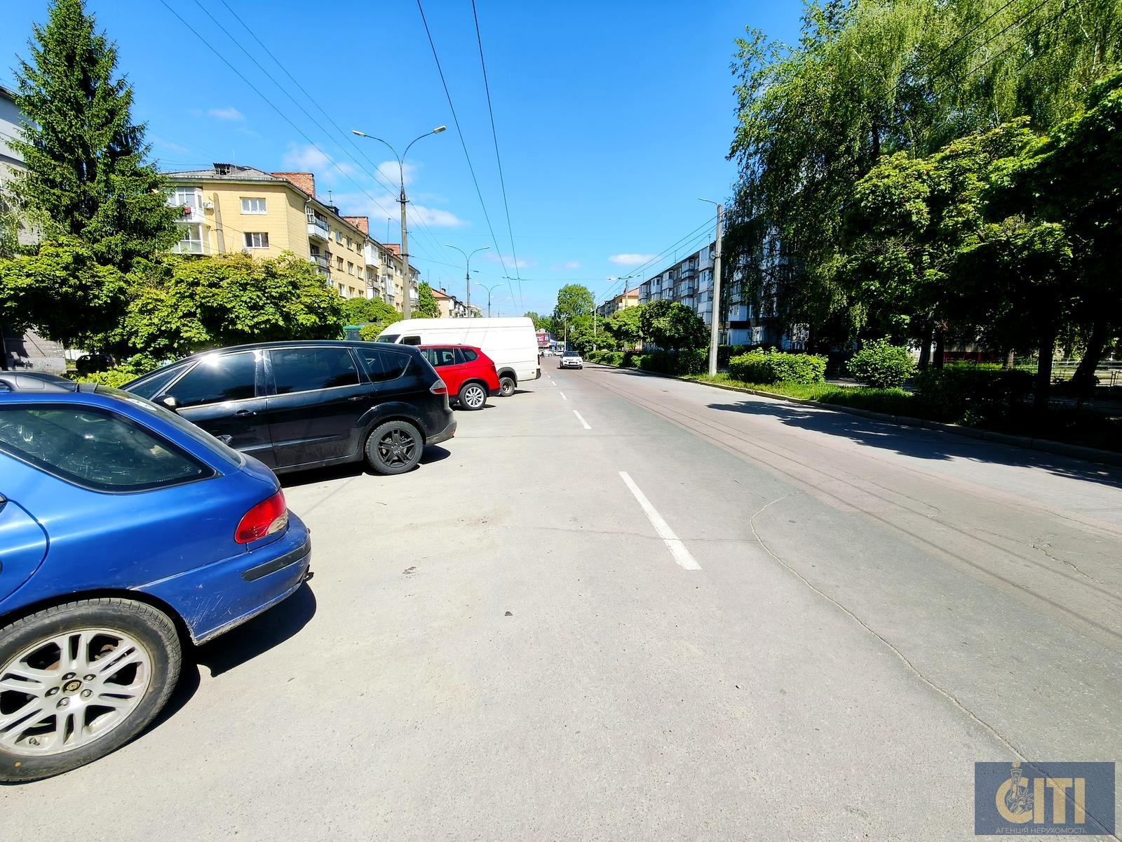 Продаж комерційного приміщення 240 м² у центрі Житомира