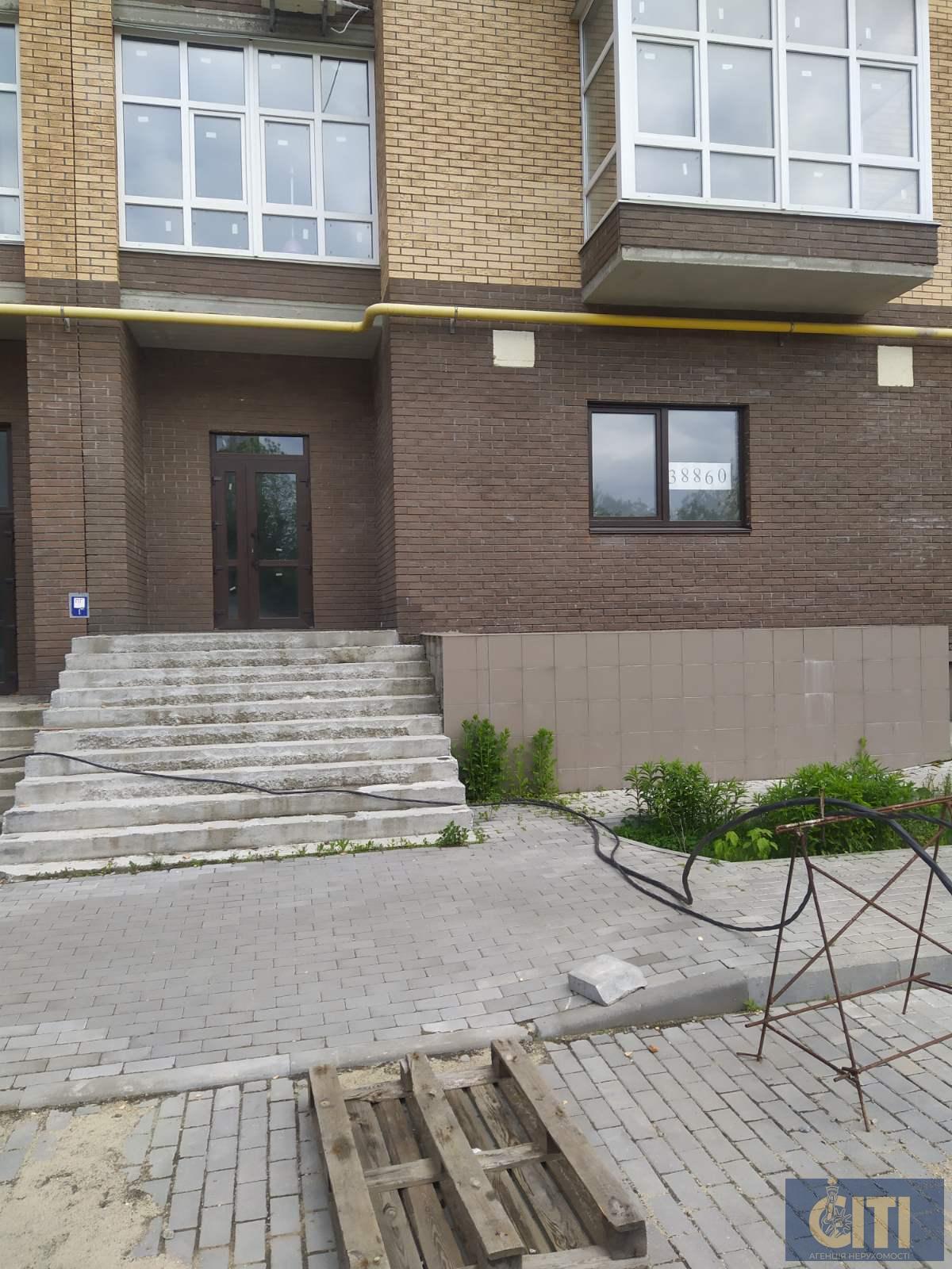 Продаж комерційного приміщення 83 кв.м, Крошня