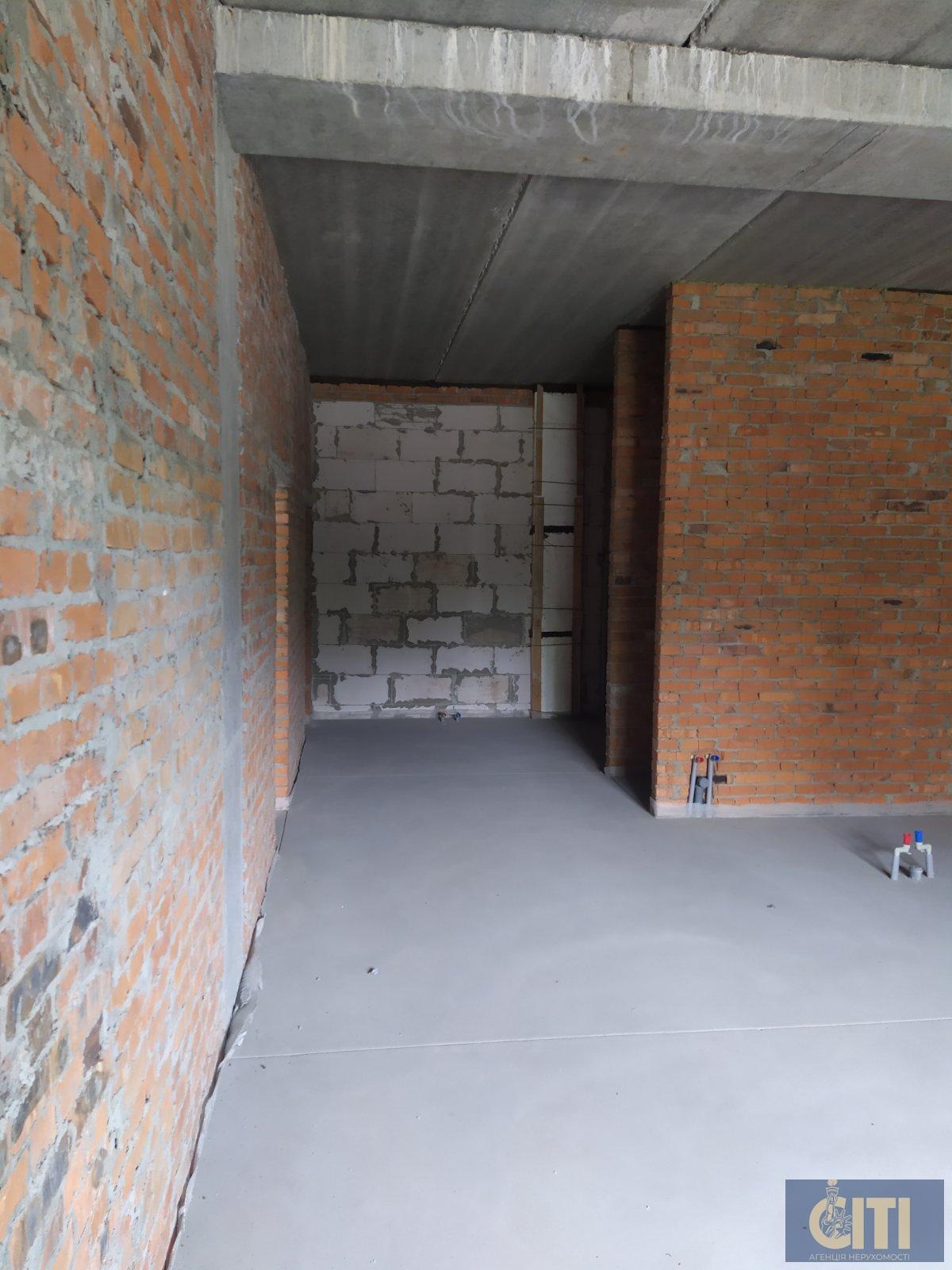 Продаж комерційного приміщення 83 кв.м, Крошня