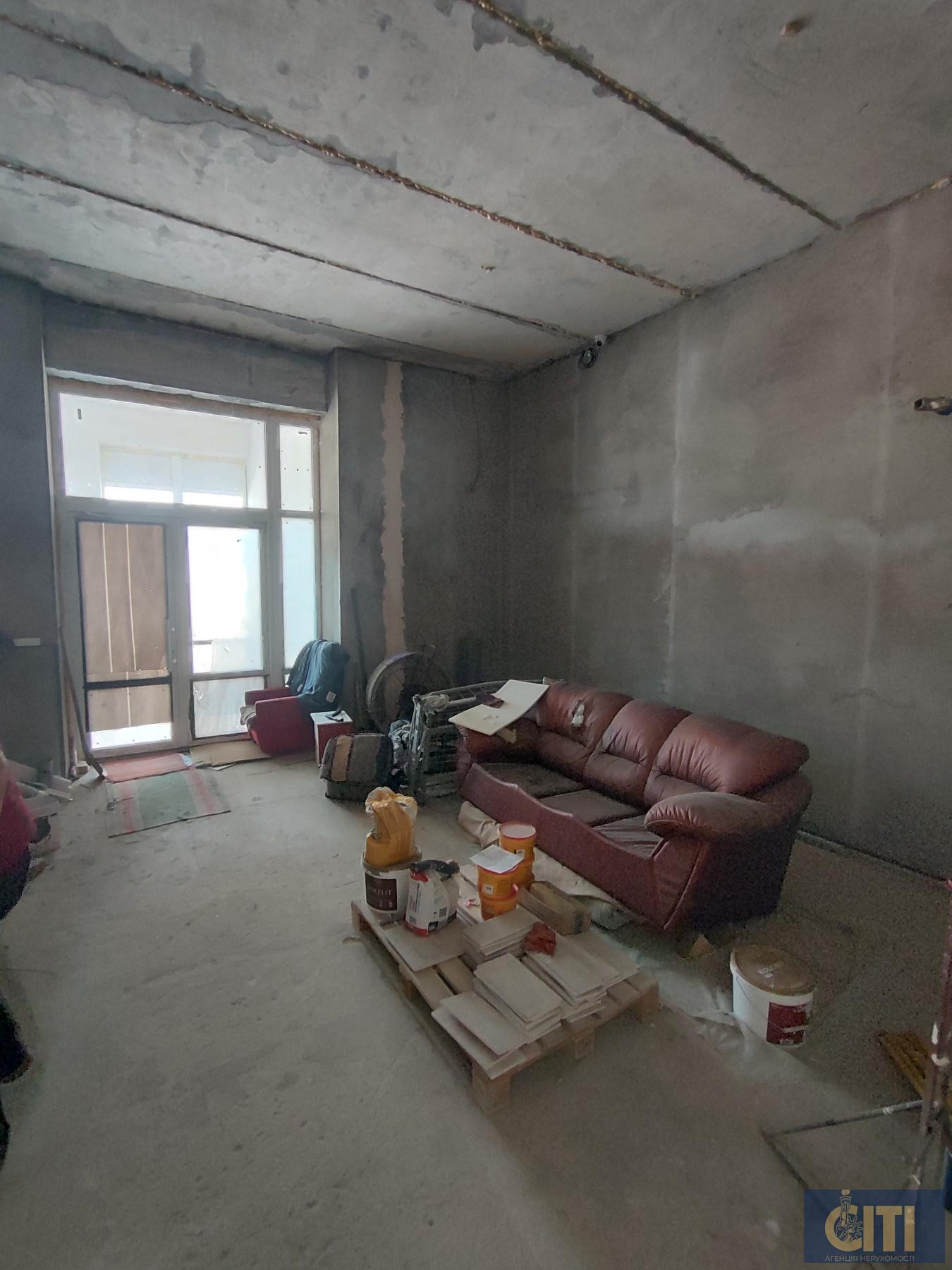 Триповерховий офісно-спортивний комплекс, 6000 m²