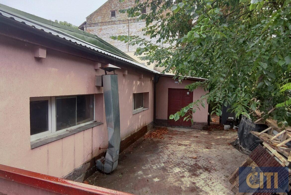 Оренда сучасного магазину біля Сінного ринку, загальна площа 200 кв.м