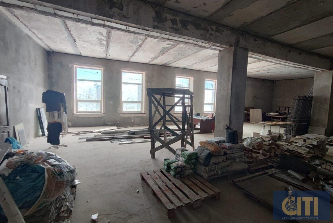 Триповерховий офісно-спортивний комплекс, 6000 m²