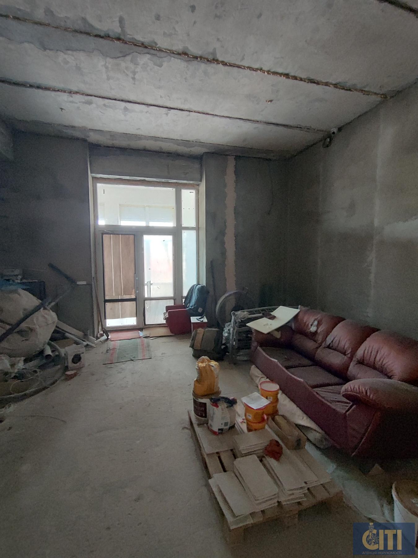 Триповерховий офісно-спортивний комплекс, 6000 m²