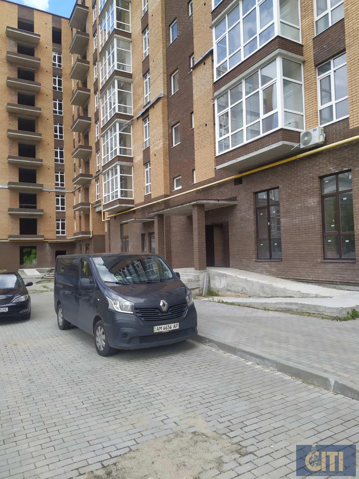 0-5510~1 Продаж комерційного приміщення 83 кв.м, Крошня