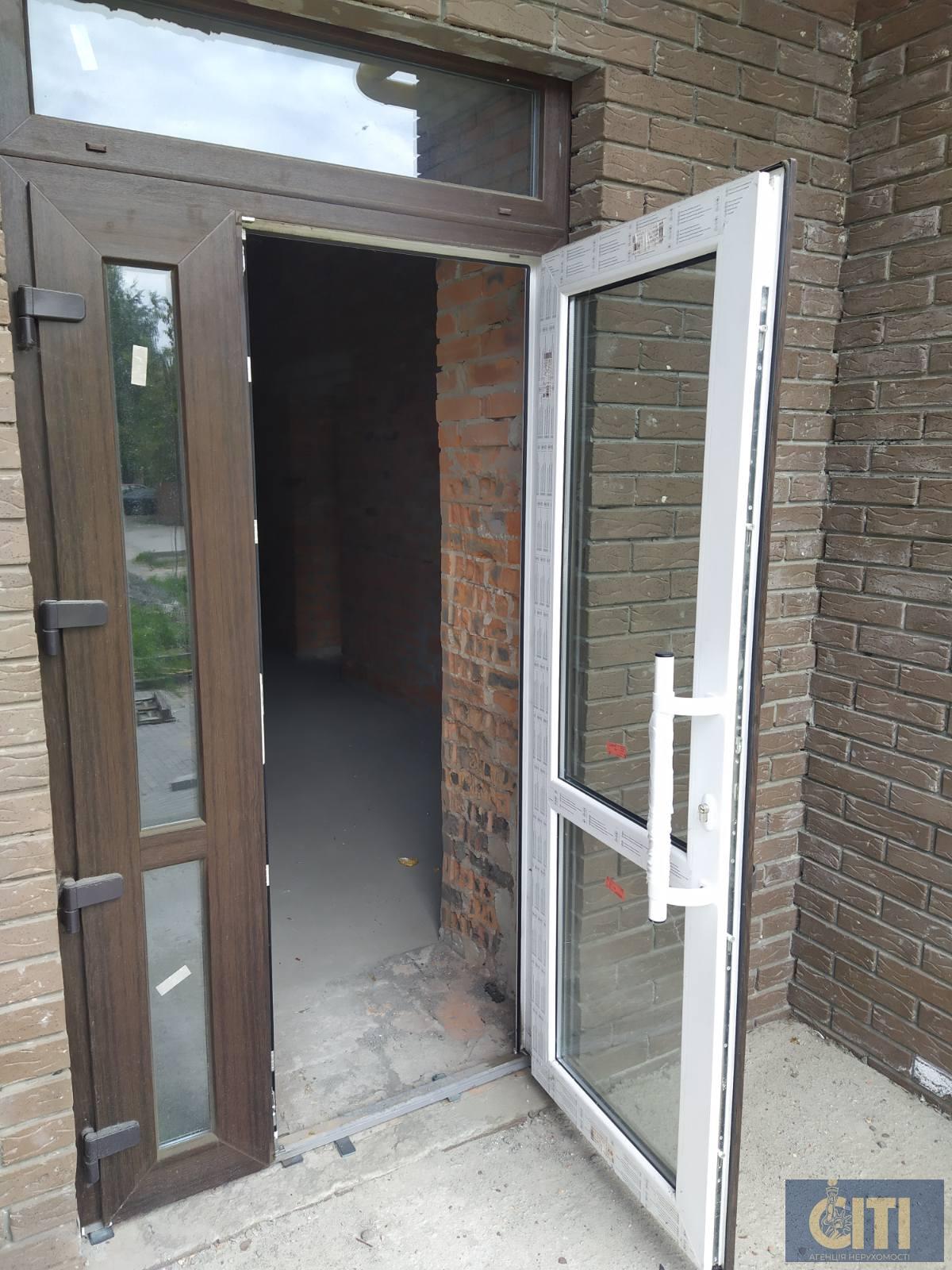 Продаж комерційного приміщення 83 кв.м, Крошня