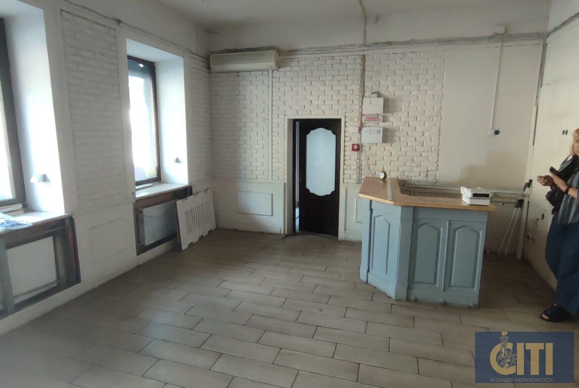Оренда приміщення 85 м. в центрі Житомира вул.В.Бердичівська / Театральна