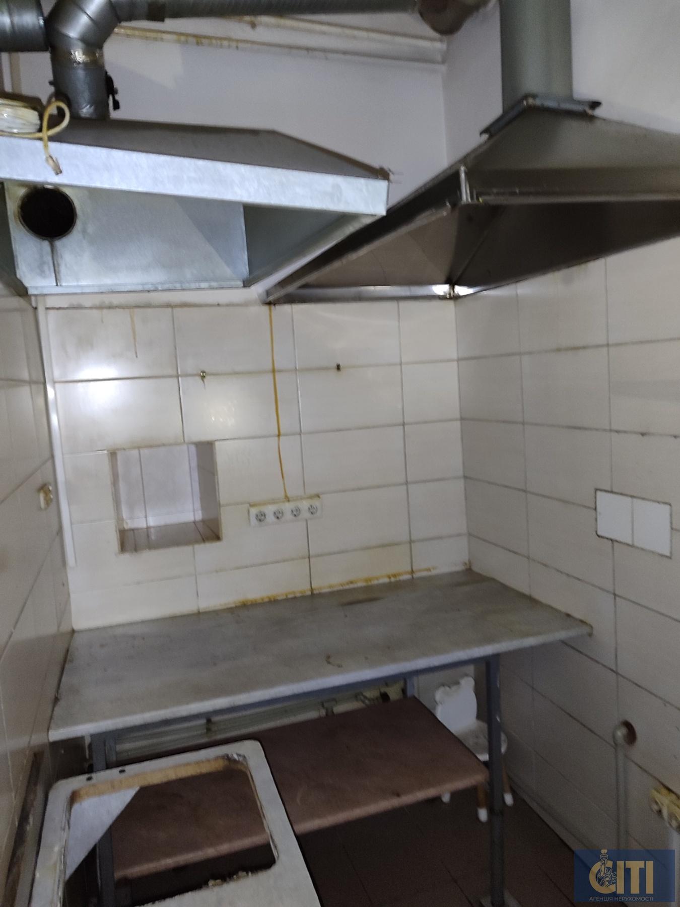 Оренда приміщення 85 м. в центрі Житомира вул.В.Бердичівська / Театральна