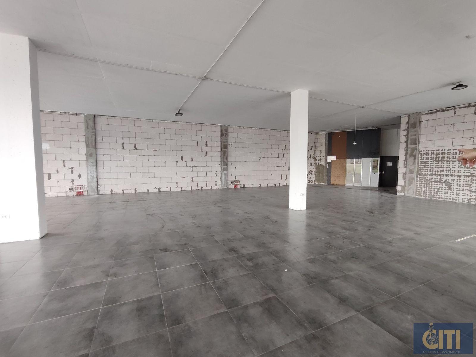 Продаж нежилого приміщення (магазину) вул. Вітрука, загальна площа 305 кв.м.