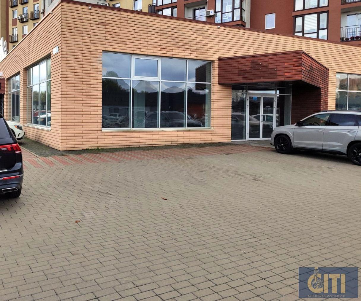 Продаж нежилого приміщення (магазину) вул. Вітрука, загальна площа 305 кв.м.