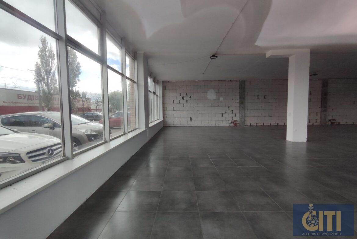 Продаж нежилого приміщення (магазину) вул. Вітрука, загальна площа 305 кв.м.